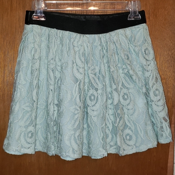 Mint green skirt - Picture 2 of 3